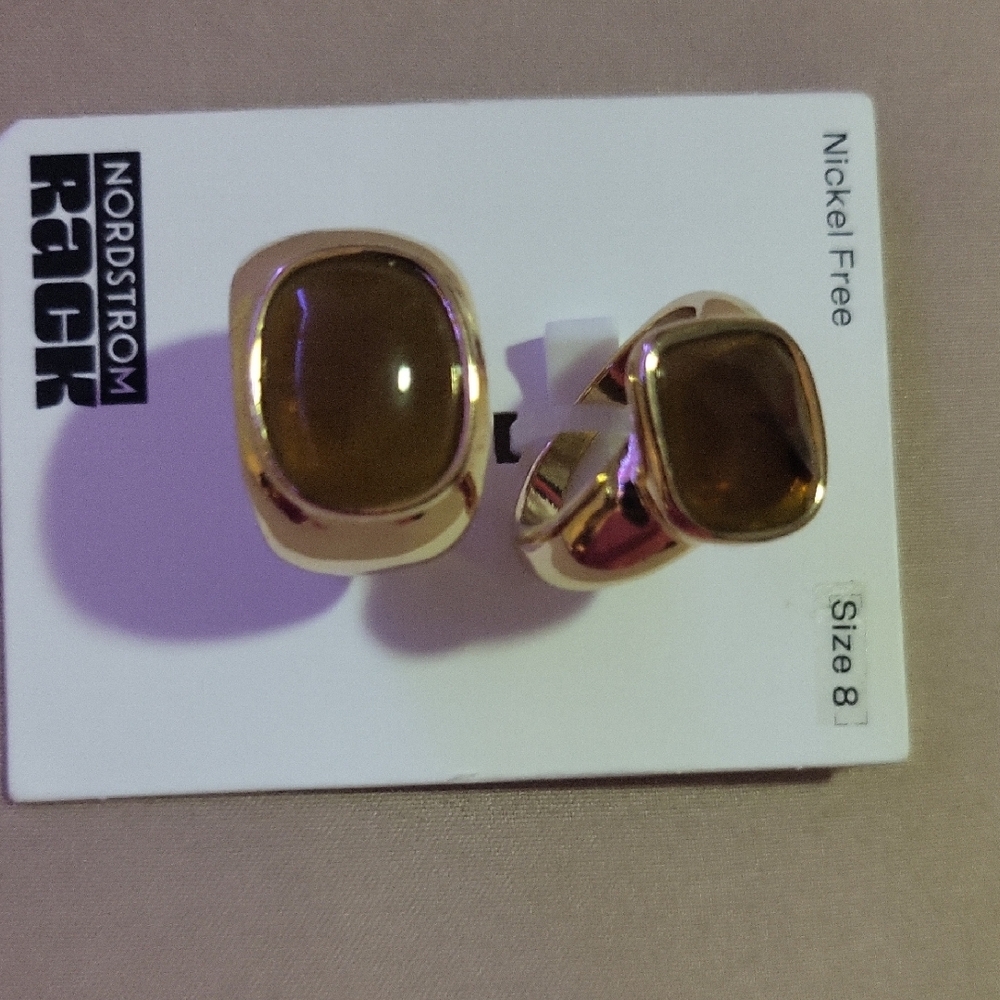 Nordstrom Rack Gold Women's Ring - Picture 6 of 6